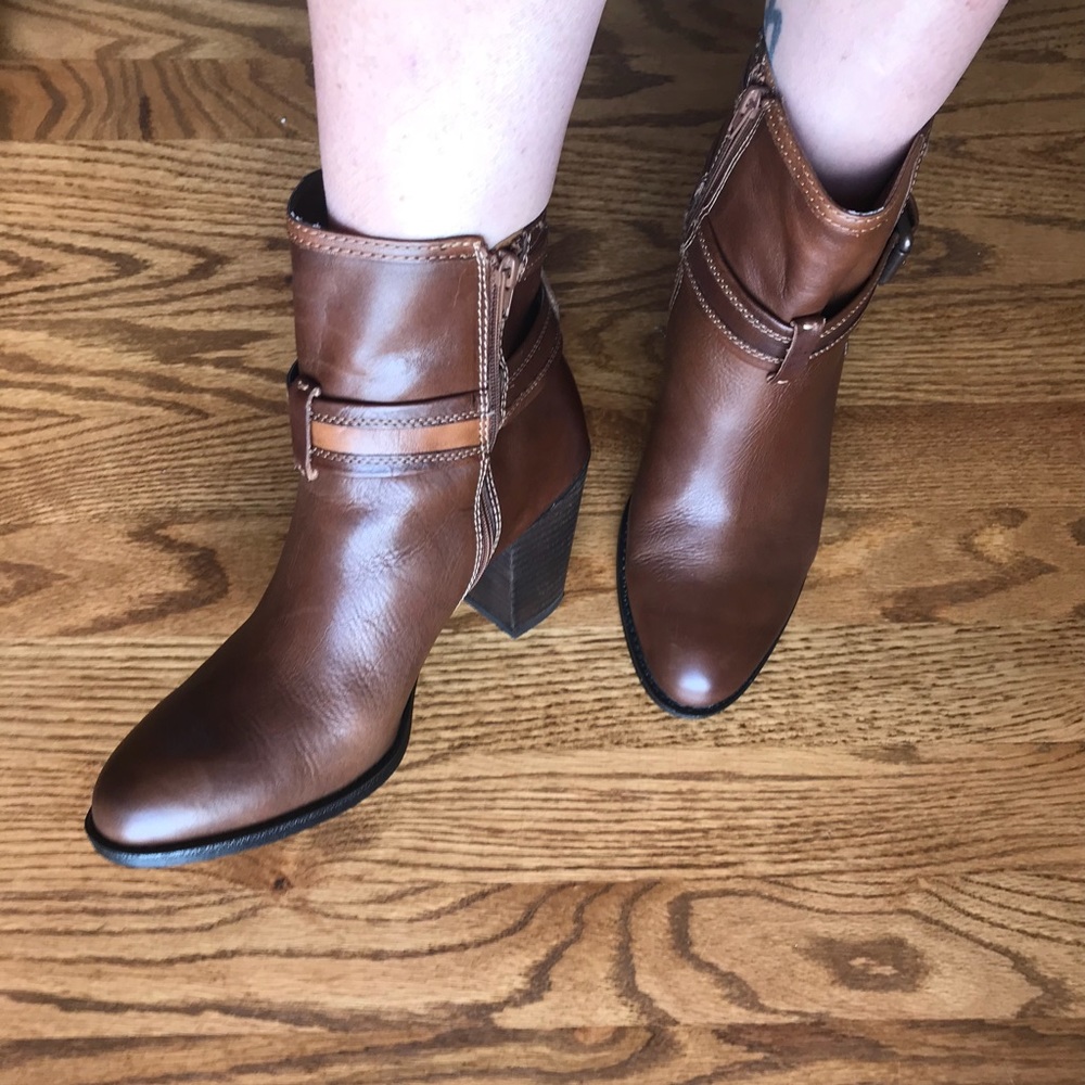 Sofft Wyoming Leather Booties Nearly New - Picture 8 of 8